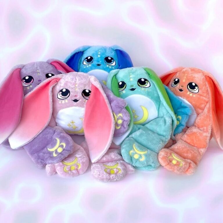 Moon Pals Review: The Huggable Weighted Plush that Helps with Sleep and Anxiety