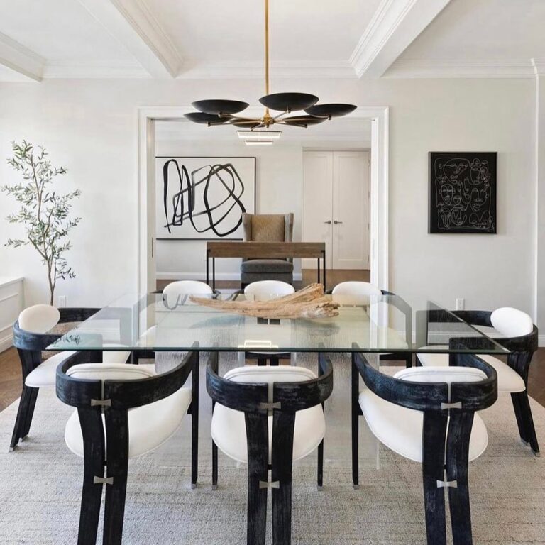 Meridian Furniture Review: A Fashionista&lsquo;s Take on Luxurious Home Decor