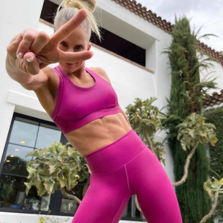 Fabletics vs Lululemon: Which Trendy Activewear Brand is Right for You?