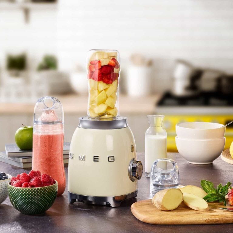 Smeg Review: A Fashionista&lsquo;s Take on the Coolest Kitchen Appliances Around