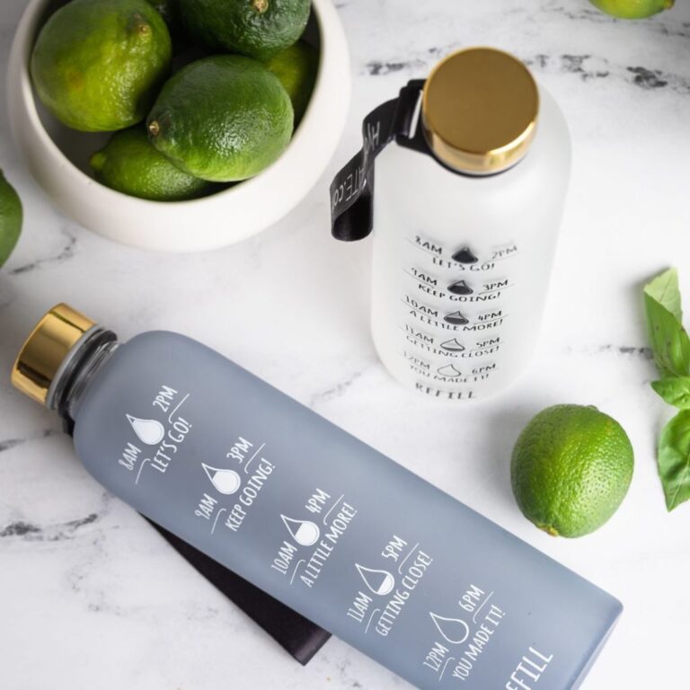 Hydromate Water Bottle Review: My Favorite Fashion Accessory for Staying Hydrated in Style