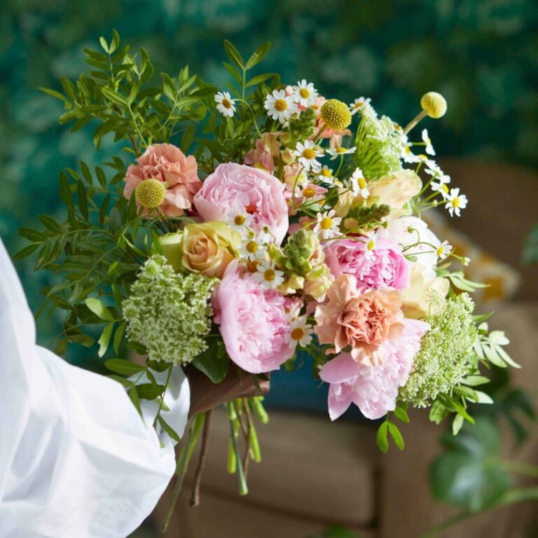 Bloom and Wild Review: Why This Flower Delivery Service Is a Cut Above the Rest 🌸