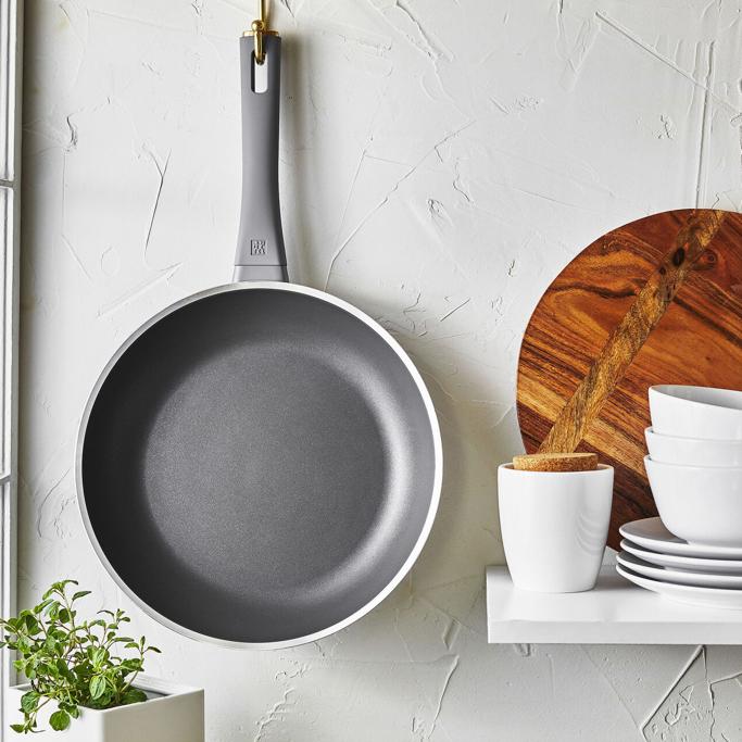 Zwilling Non-Stick Pans: The Secret to Effortless Cooking and Cleanup