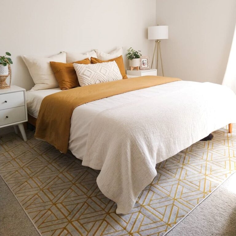 Parachute vs Brooklinen Bedding: Which DTC Brand Wins?