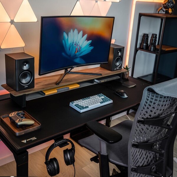Autonomous Review: Are Their Standing Desks and Ergonomic Chairs Worth It?