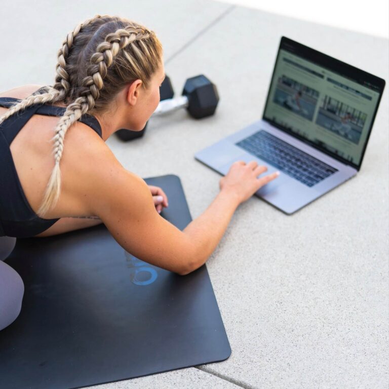 Alo Moves Review: Is This Yoga and Fitness App Worth It?