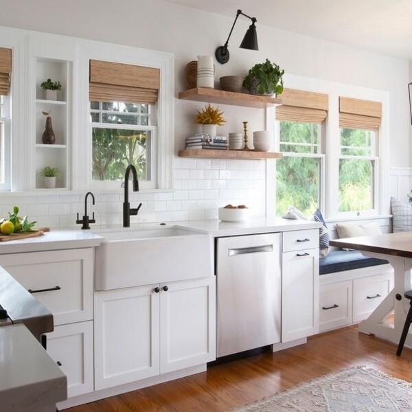 The Lowdown on HomeThangs: An Expert Review of the Online Furniture Retailer