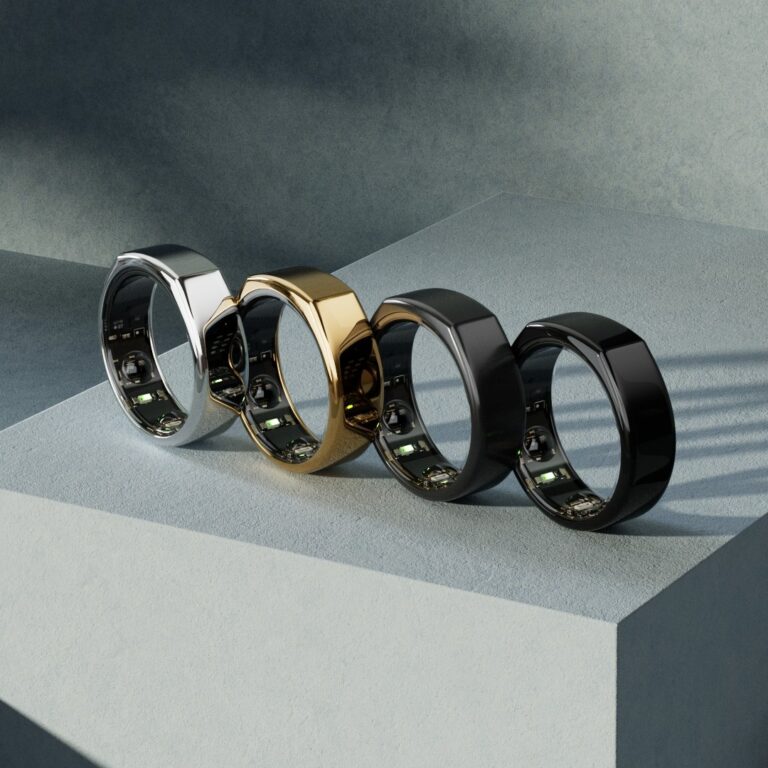 Oura Ring vs. Apple Watch: A Fashionista&lsquo;s In-Depth Comparison